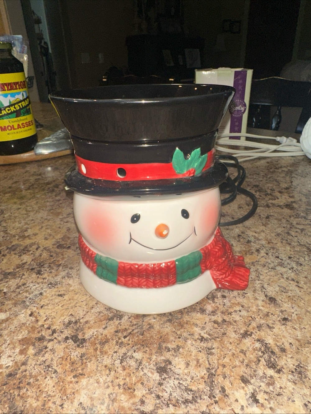 SCENTSY Festive Snowman Wax Warmer - Red & Green Holiday Decor